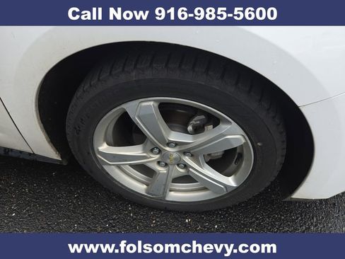 Used 2018 Chevrolet Volt LT image 2