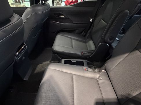 Used 2024 Lexus GX 550 w/ Cold Area Package AWD/4WD image 34