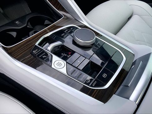 Certified 2024 BMW X6 xDrive40i w/ Premium Package image 16