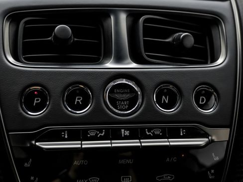 Used 2022 Aston Martin DBS Superleggera RWD image 20