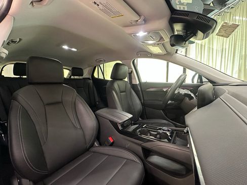 Certified 2025 Buick Envision Preferred AWD/4WD image 17