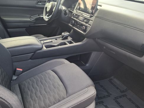 Used 2025 Nissan Pathfinder S FWD image 24
