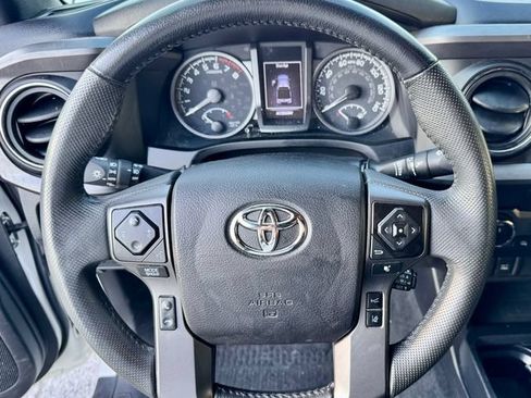 Used 2021 Toyota Tacoma TRD Sport AWD/4WD image 13