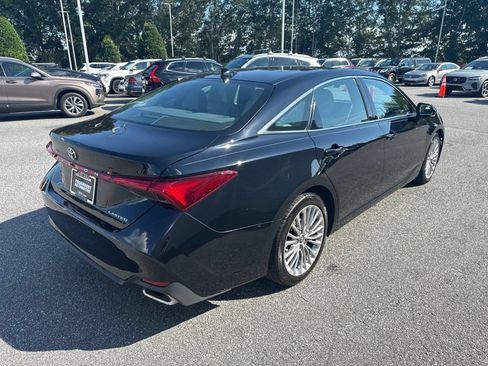 Used 2019 Toyota Avalon Limited w/ Advanced Safety Package FWD image 7