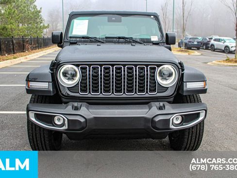 Used 2025 Jeep Wrangler Unlimited Sahara w/ Safety Group image 9