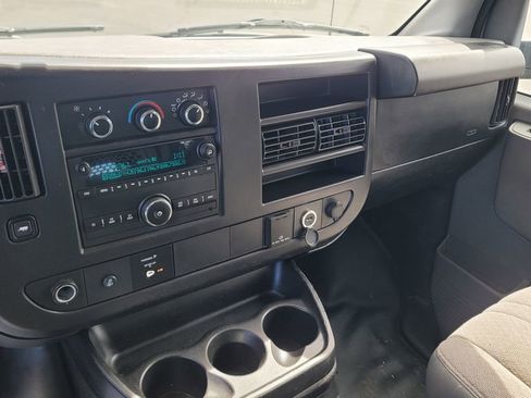 Used 2017 GMC Savana 2500 image 21