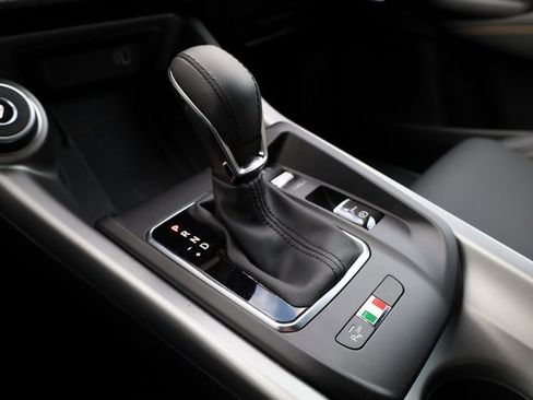 New 2025 Alfa Romeo Tonale w/ Premium Package image 24