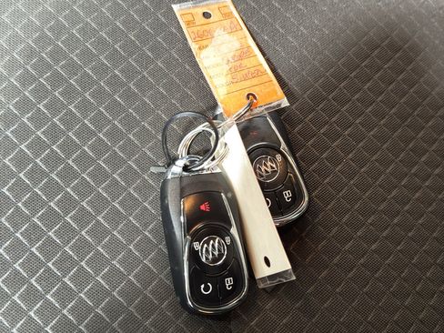 Used 2021 Buick Encore Preferred FWD image 36