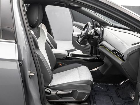 Used 2023 Volkswagen ID.4 Pro image 32