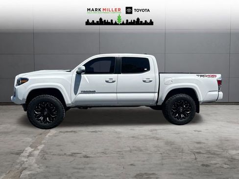 Used 2023 Toyota Tacoma TRD Sport AWD/4WD image 2