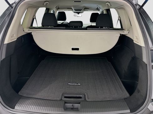 Used 2023 Nissan Rogue SV image 29