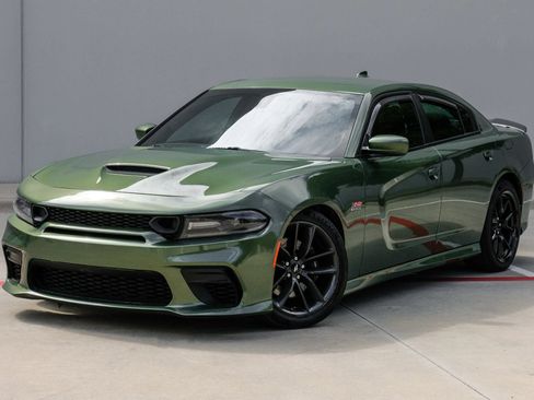 Used 2019 Dodge Charger Scat Pack RWD image 6