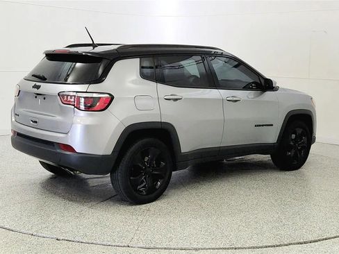 Used 2018 Jeep Compass Latitude AWD/4WD image 7