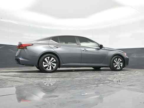 Used 2025 Nissan Altima 2.5 S image 37