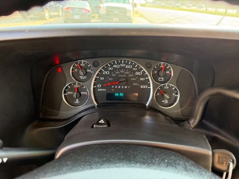 Used 2020 Chevrolet Express 3500 w/ Power Convenience Package RWD image 27