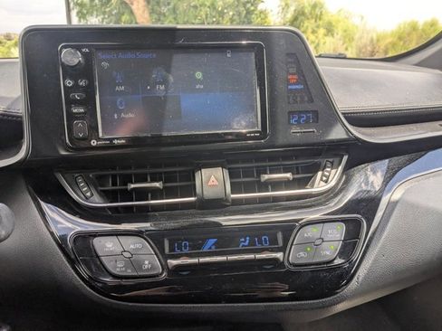Used 2018 Toyota C-HR XLE FWD image 14