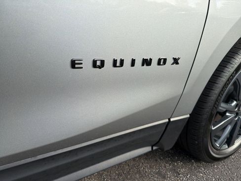 Used 2023 Chevrolet Equinox RS image 28