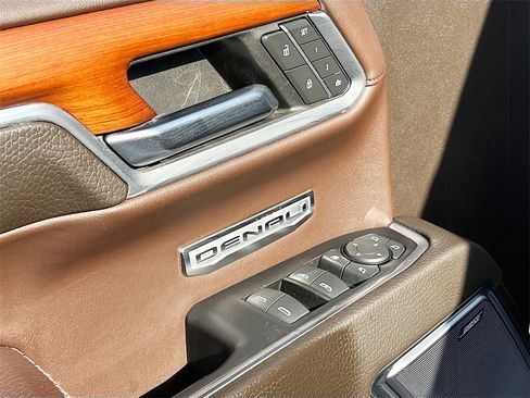 Used 2022 GMC Sierra 1500 Denali w/ Technology Package image 18