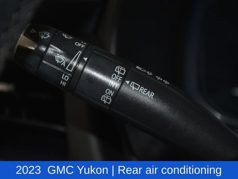 Used 2023 GMC Yukon SLT w/ SLT Premium Package AWD/4WD image 10