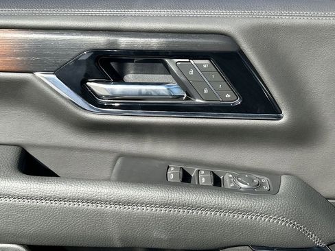 New 2026 GMC Yukon Denali w/ Sun & Power Step Package image 24