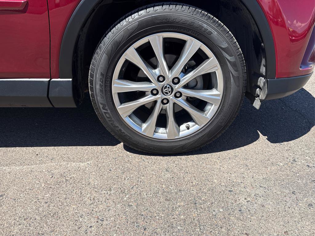 Used 2018 Toyota RAV4 Limited AWD/4WD image 33