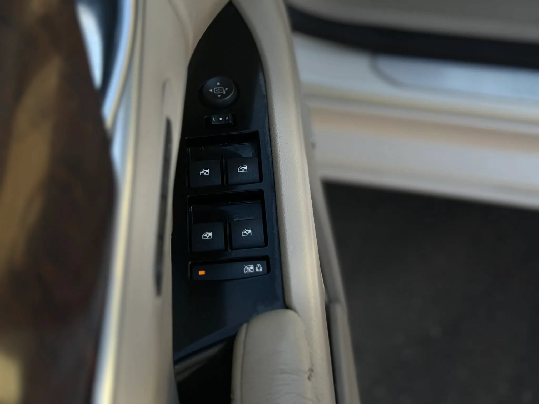 Used 2013 Cadillac XTS Premium FWD image 27