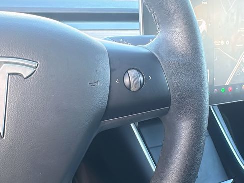 Used 2021 Tesla Model Y 2WD image 14