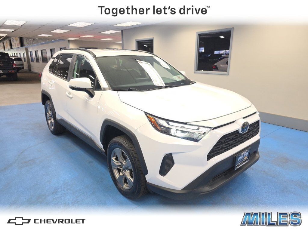 Used 2024 Toyota RAV4 XLE FWD image 1