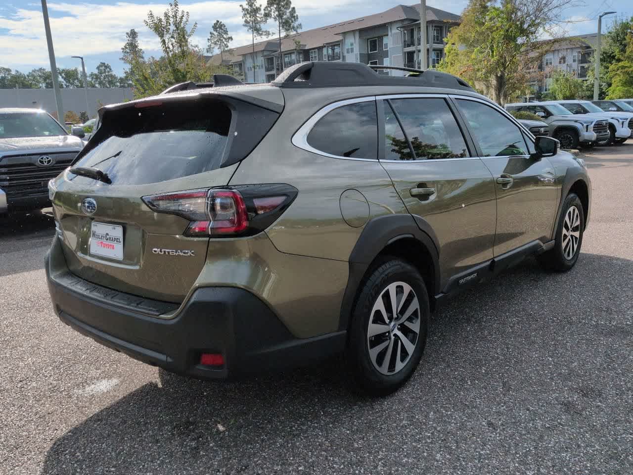 Used 2024 Subaru Outback Premium AWD/4WD image 6