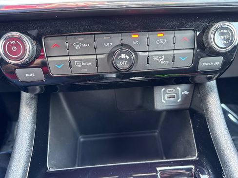 Certified 2024 Jeep Compass Limited AWD/4WD image 33