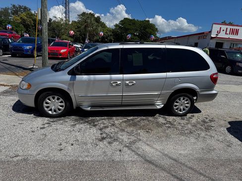 Used 2003 Chrysler Town & Country LXi image 5
