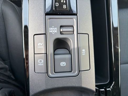 New 2026 Toyota Prius LE image 3