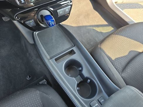 Used 2022 Toyota Prius LE FWD image 26