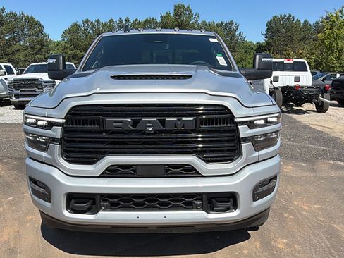 New 2026 RAM 2500 Laramie AWD/4WD image 3
