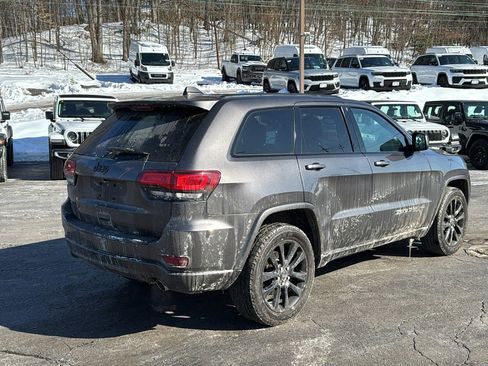 Used 2019 Jeep Grand Cherokee Altitude image 6