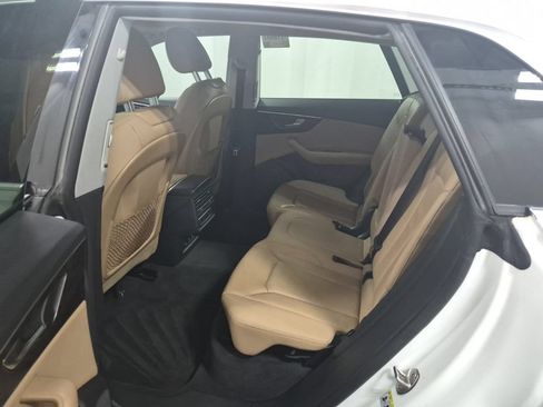 Used 2023 Audi Q8 Premium AWD/4WD image 6