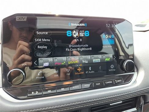 Used 2023 Nissan Rogue SL w/ SL Premium Package image 19