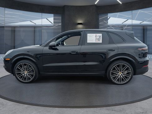 Used 2022 Porsche Cayenne S Platinum image 3
