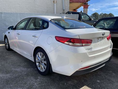 Used 2018 Kia Optima LX w/ 17" Alloy Wheels Package image 2