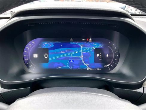 Certified 2024 Volvo XC40 B5 Plus w/ Protection Package Premier image 25