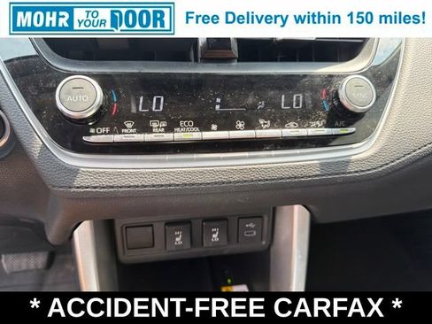 Used 2023 Toyota Corolla Cross XLE w/ Convenience Package AWD/4WD image 23