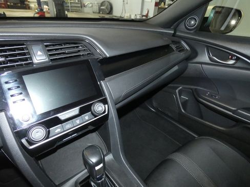 Used 2021 Honda Civic Sport image 10