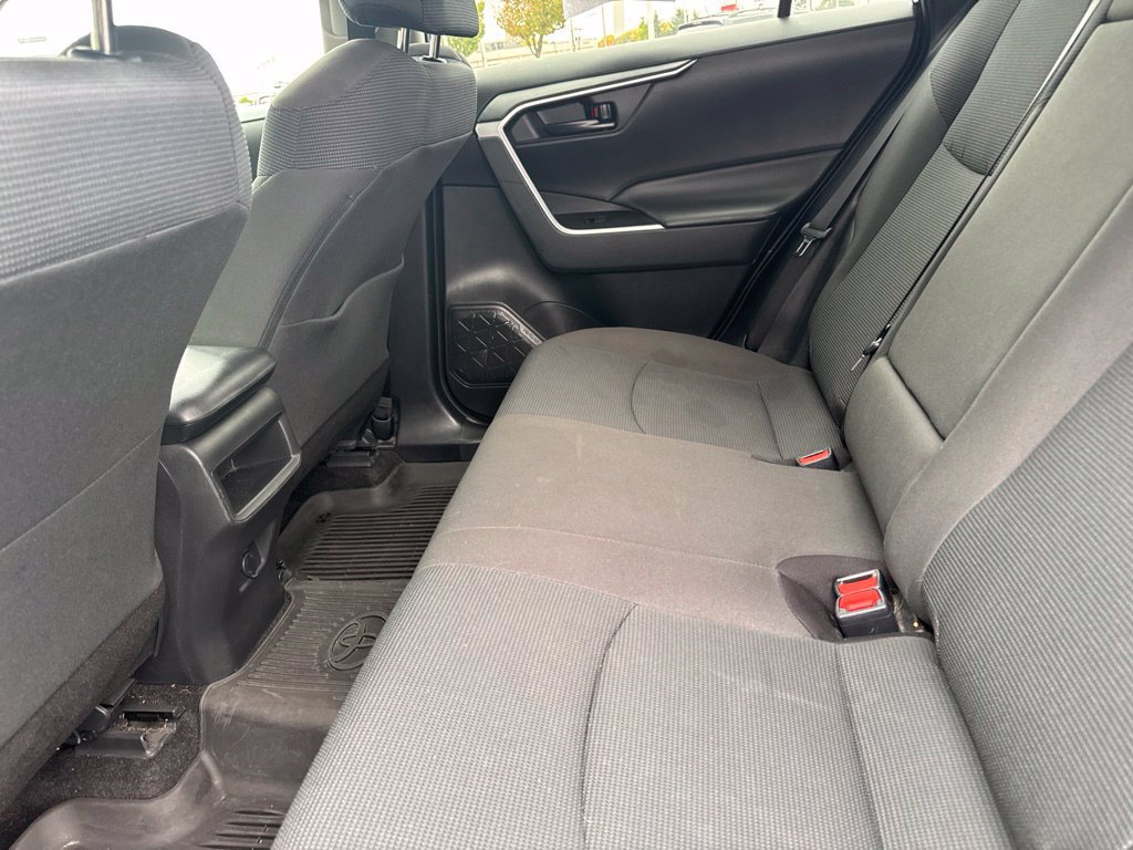Used 2021 Toyota RAV4 LE AWD/4WD image 12