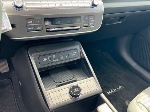 Certified 2024 Hyundai Kona Limited FWD image 19