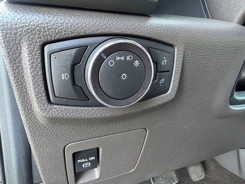 Used 2019 Ford Expedition XLT image 6