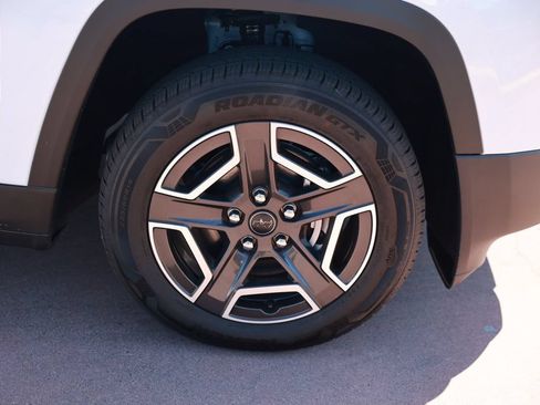 New 2026 Jeep Cherokee Laredo AWD/4WD image 8