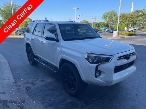 Used 2024 Toyota 4Runner SR5 Premium image 4