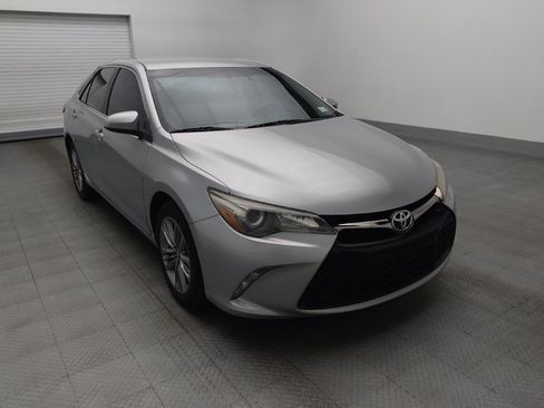 Used 2015 Toyota Camry SE FWD image 13
