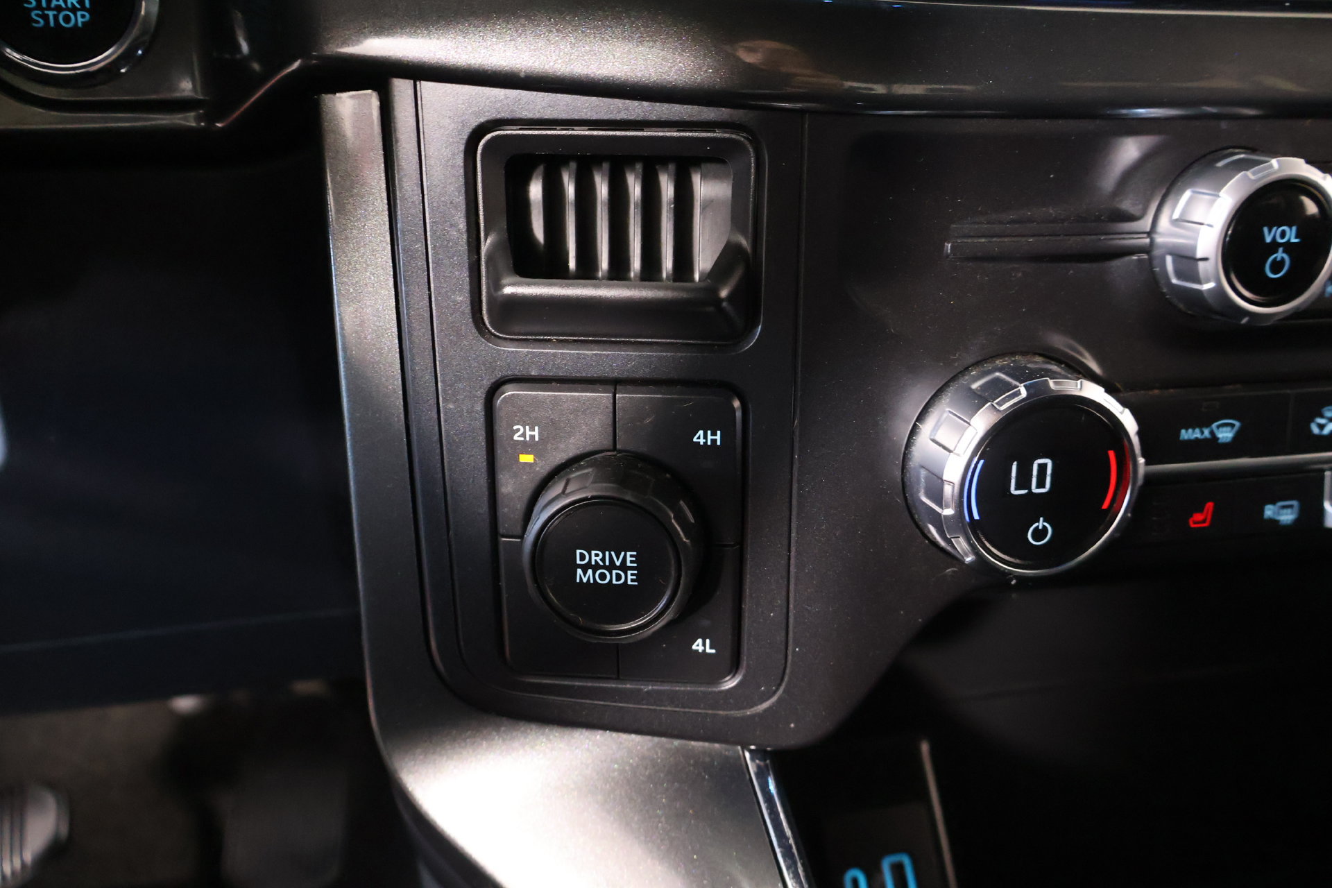 Used 2021 Ford F150 XLT w/ Equipment Group 302A High AWD/4WD image 9