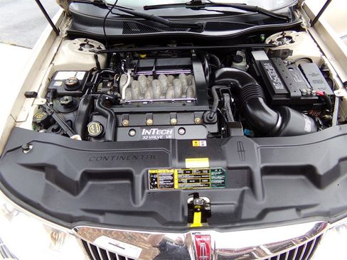 Used 2001 Lincoln Continental image 85